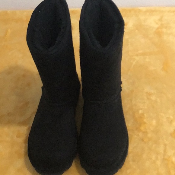 EUC. BEAR PAW “Elle” Short Microsuede Vegan Winter Boots in Black - Picture 2 of 16